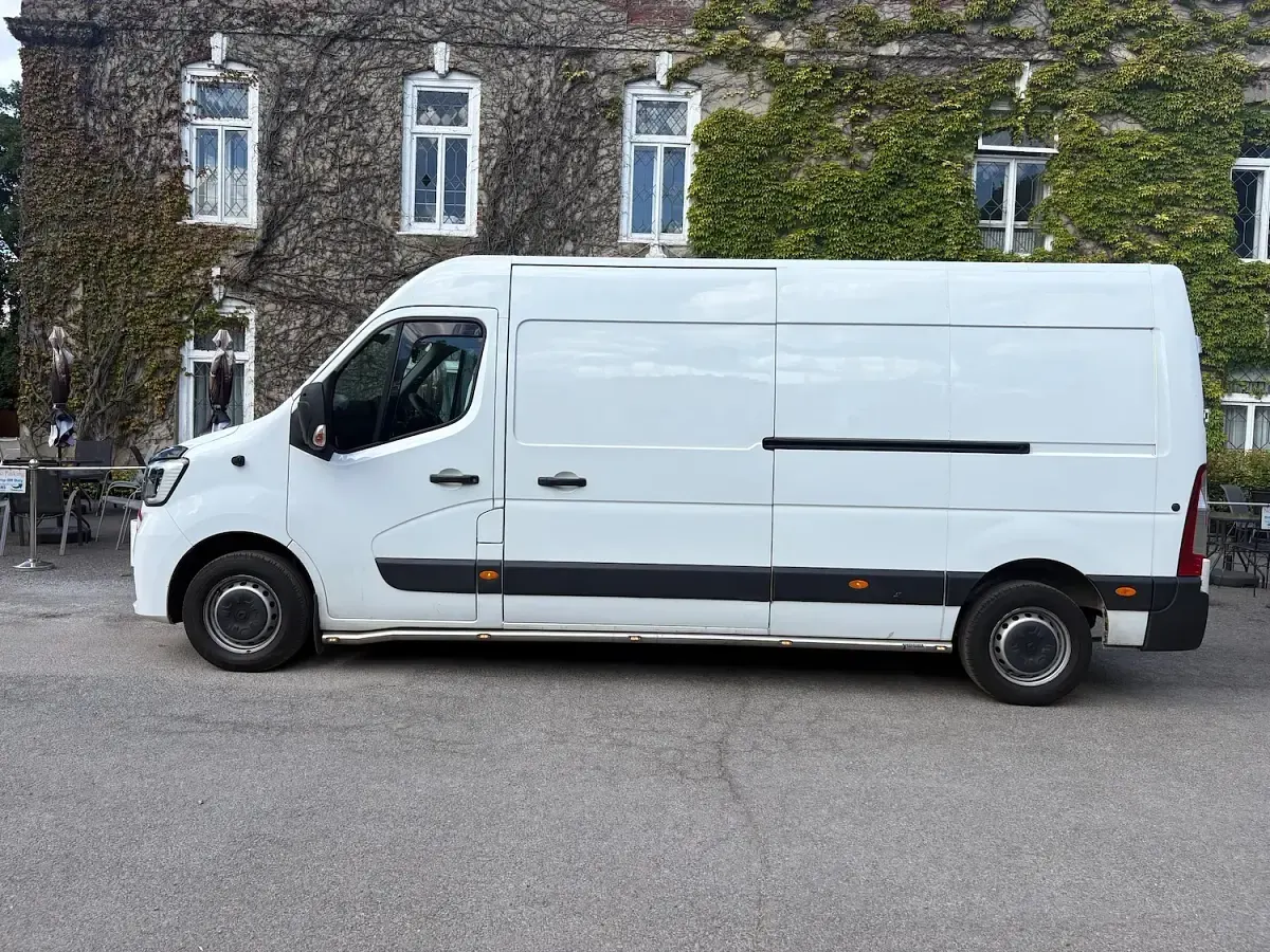 Used Renault Master Business 2022 White MPV
