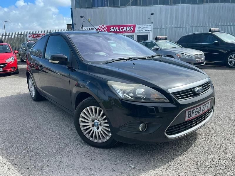 Begagnad Ford Focus Titanium 125 HK (91 kW) 2008 Svart Halvkombi