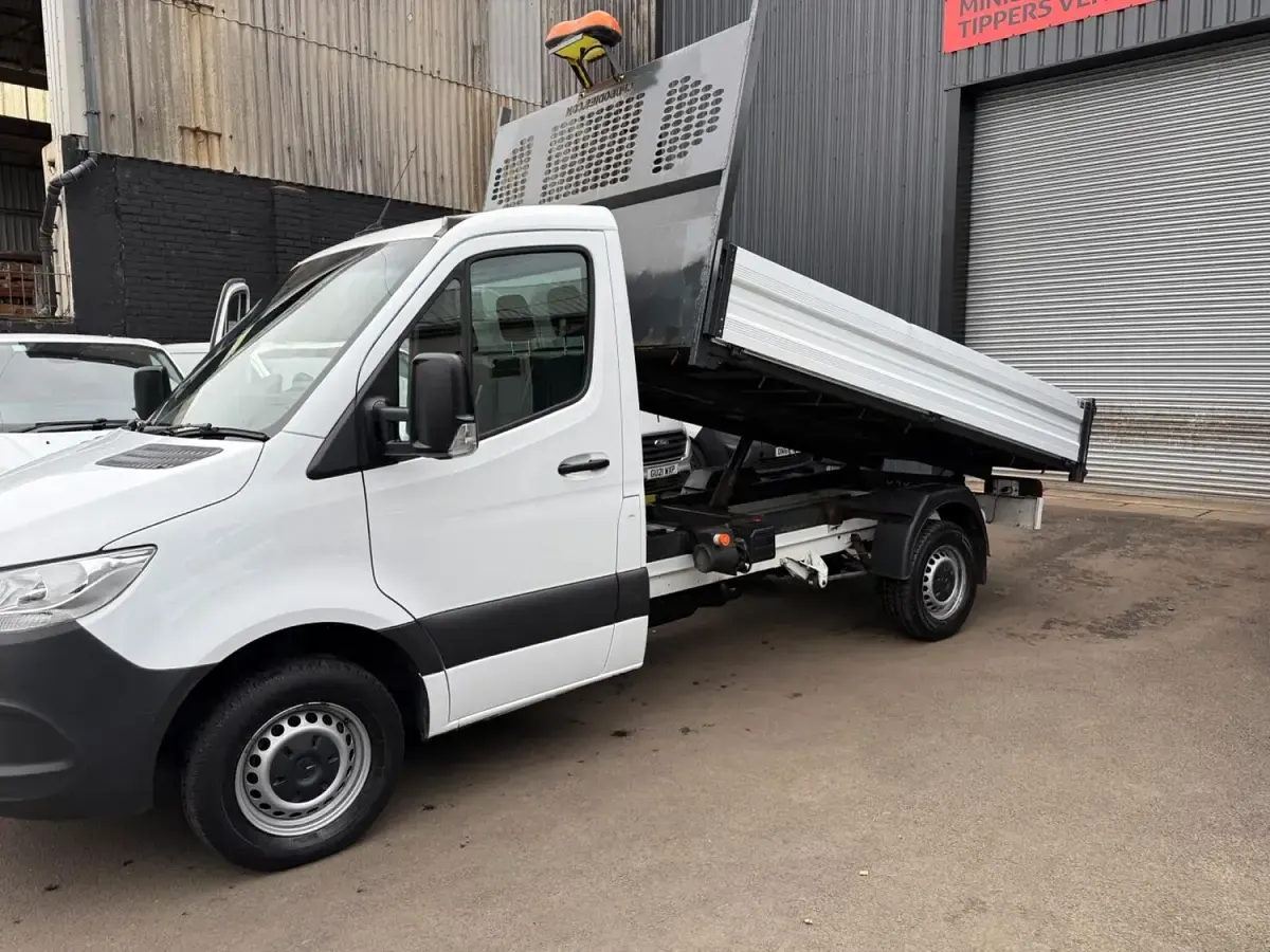 Used Mercedes Sprinter Progressive 148 HP (108 kW) 2021 White Van