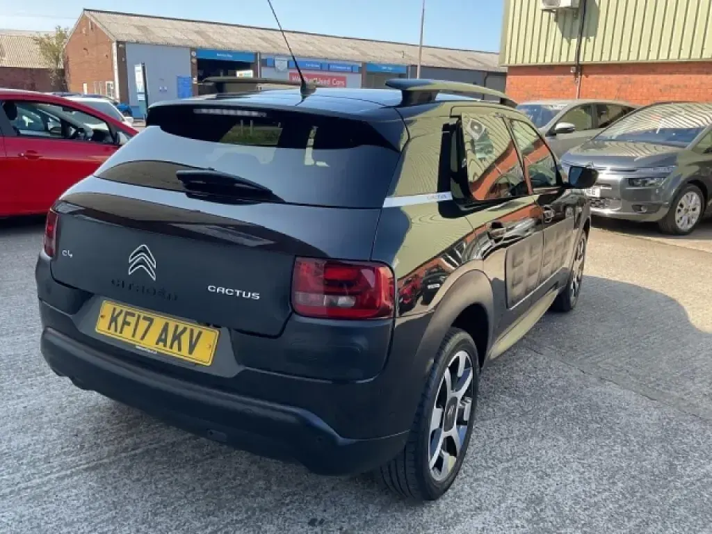 Used Citroën C4 Cactus Flair 98 HP (72 kW) 2017 Black Hatchback