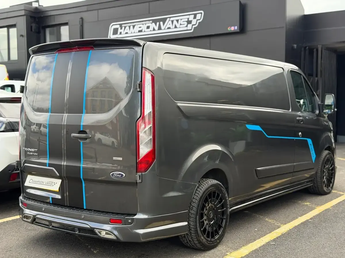 Used Ford Transit Custom Limited 130 HP (95 kW) 2019 Grey Van
