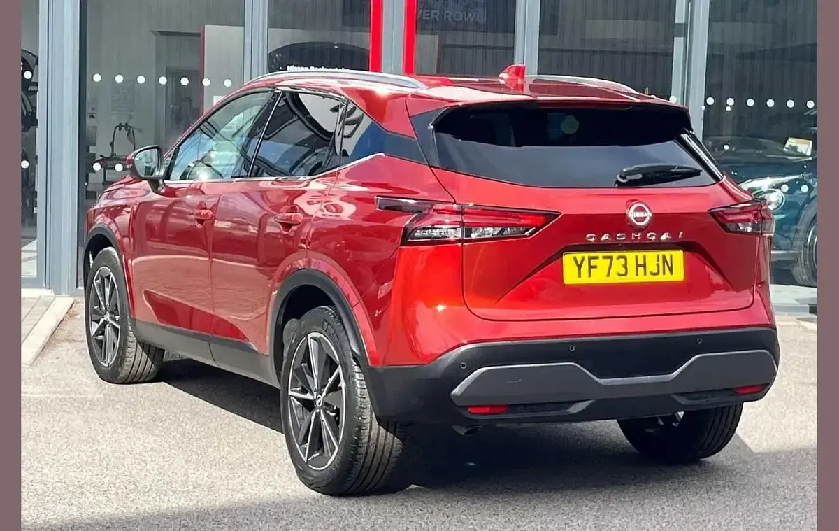 Used Nissan Qashqai Tekna 155 HP (114 kW) 2023 Red SUV