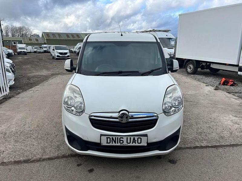 Used Vauxhall Combo Sportive 2016 White MPV