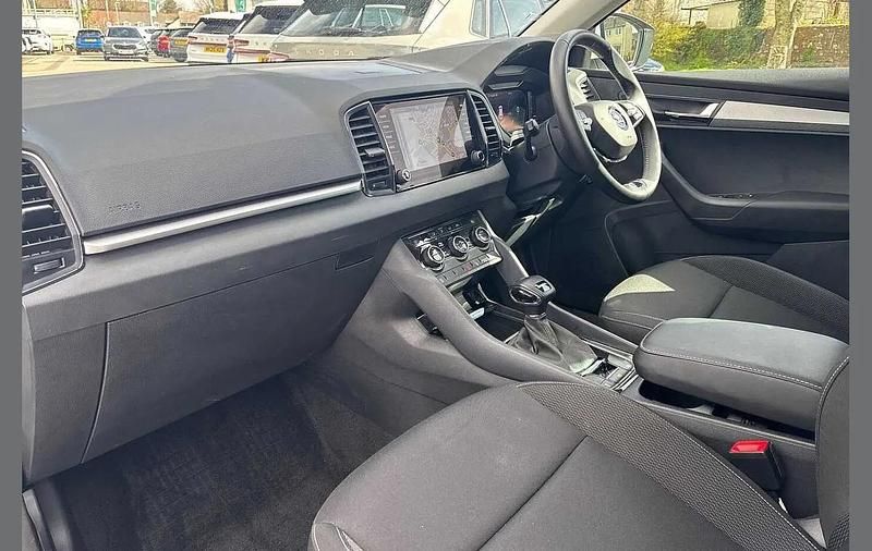 Used Skoda Karoq SE Drive 147 HP (108 kW) 2022 Moon white metallic SUV