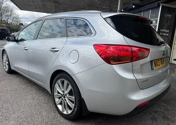 Used Kia Ceed 126 HP (92 kW) 2013 Silver Hatchback