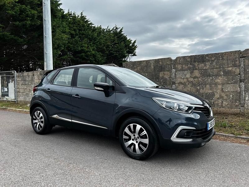 Used Renault Captur Play 90 HP (66 kW) 2018 Blue SUV