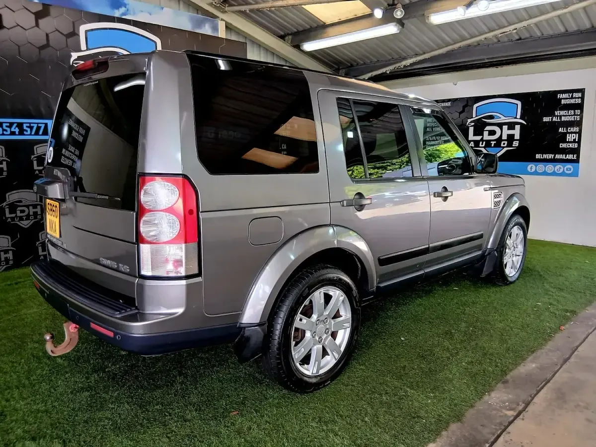 Used Land Rover Discovery 4 245 HP (180 kW) 2010 Grey SUV