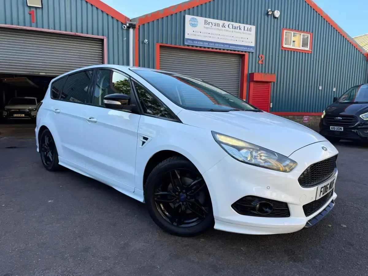 Begagnad Ford S-MAX Sport 2016 Vit Minibuss
