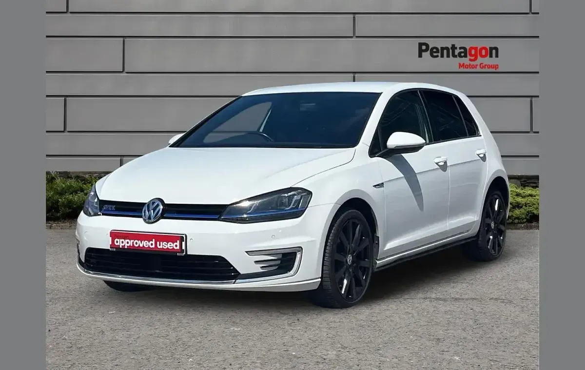 Used VW Golf VII GTE 204 HP (150 kW) 2016 White Hatchback