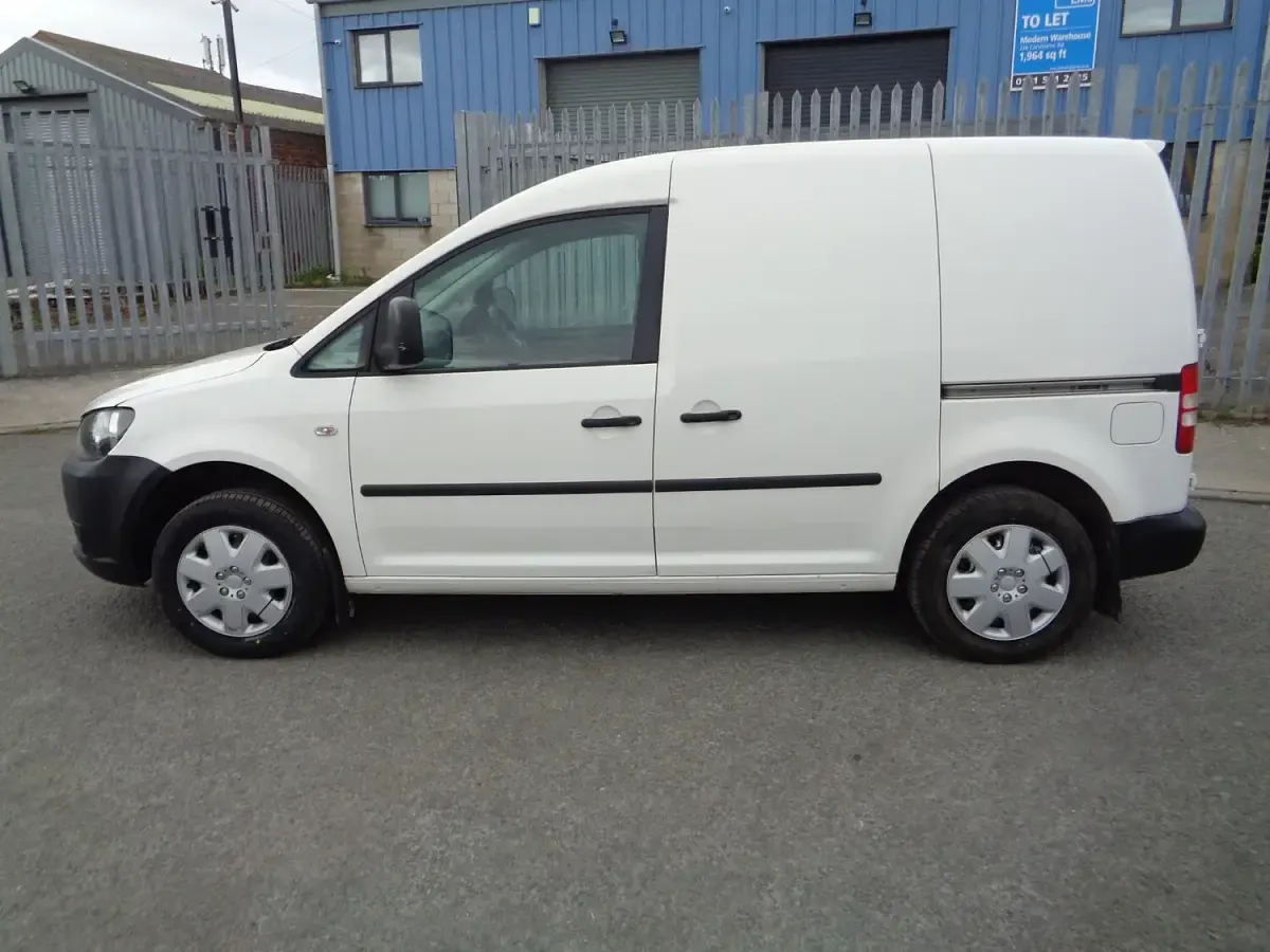 Used VW Caddy 75 HP (55 kW) 2012 White MPV