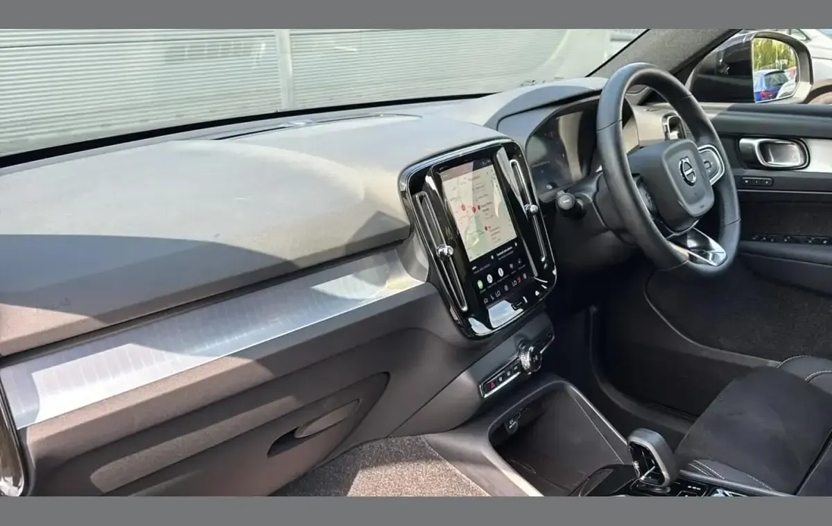 Used Volvo XC40 Plus 194 HP (142 kW) 2025 Black SUV