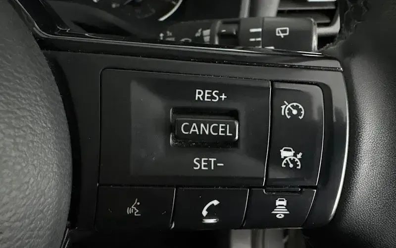 Used Nissan Qashqai Acenta Premium 140 HP (102 kW) 2023 Grey SUV