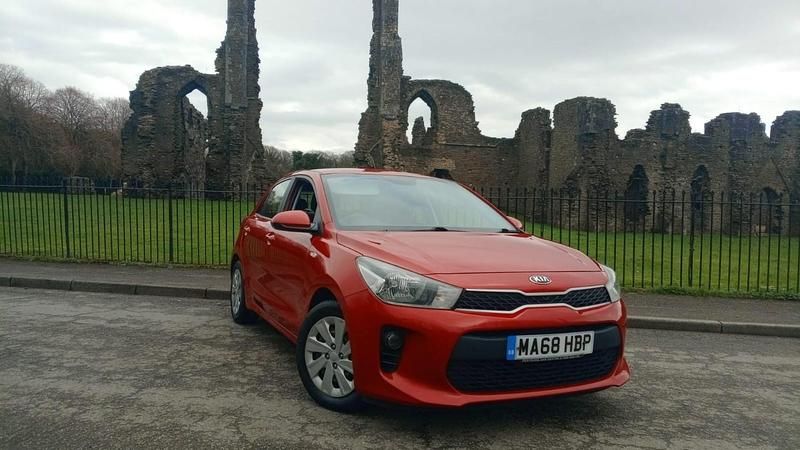 Used Kia Rio 84 HP (61 kW) 2018 Red Hatchback