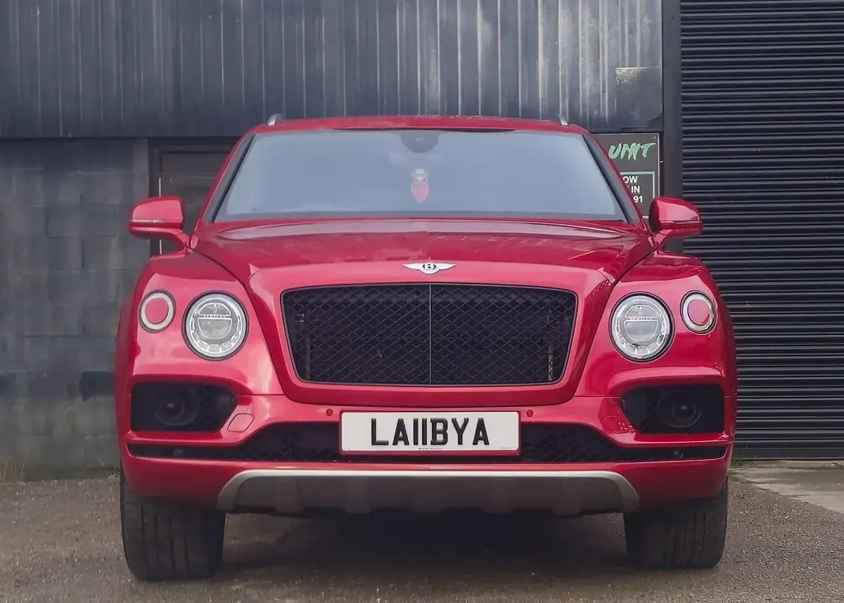 Used Bentley Bentayga 608 HP (447 kW) 2018 Red SUV