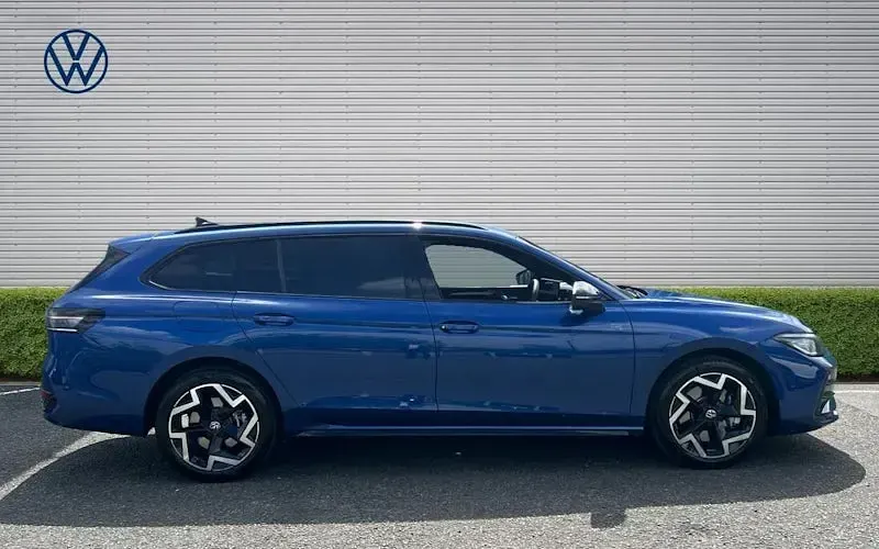 Used VW Passat R-line 272 HP (200 kW) 2025 Estate