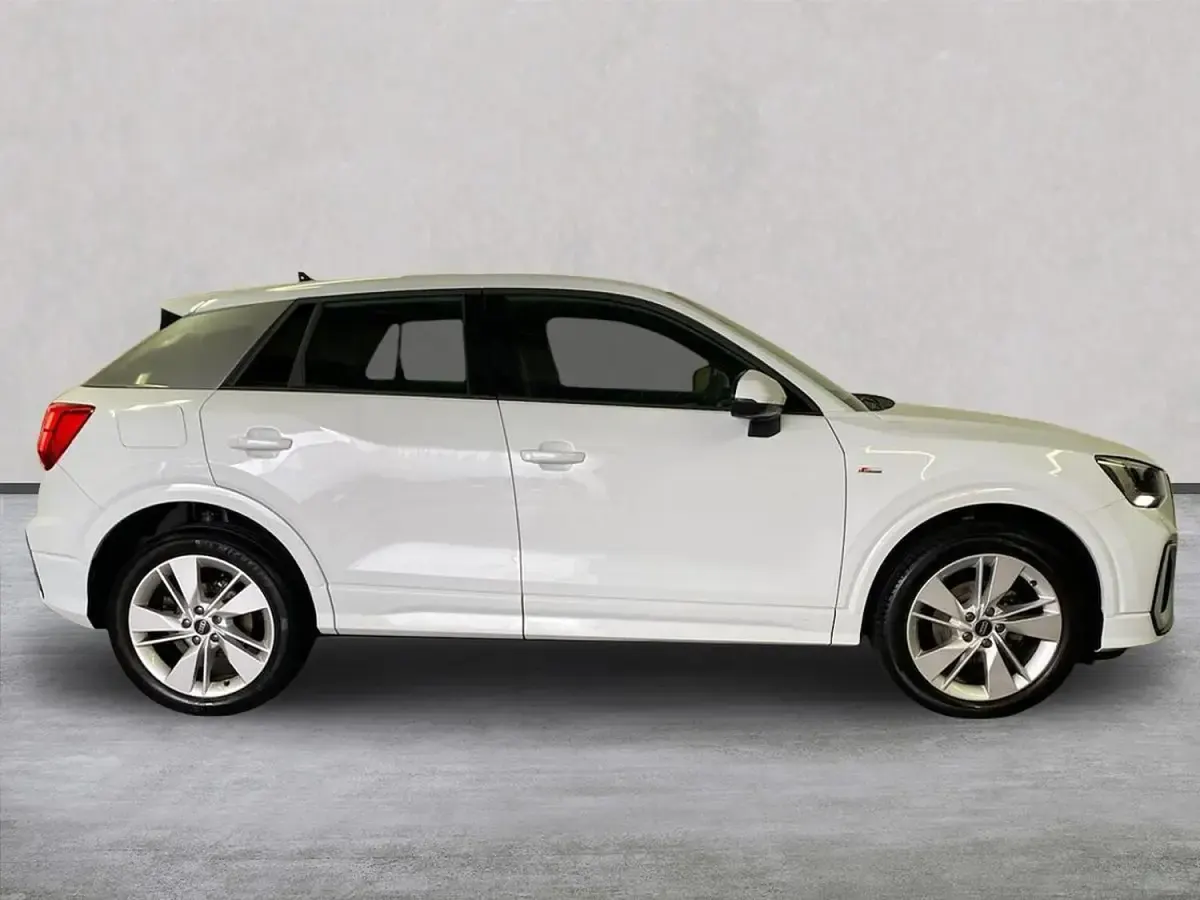 Used Audi Q2 S-Line 150 HP (110 kW) 2023 White SUV