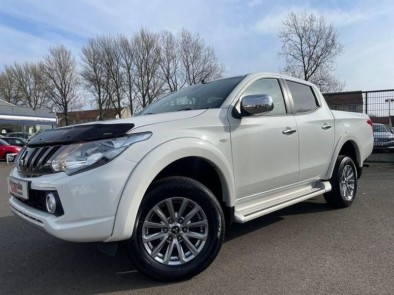 Used Mitsubishi L200 178 HP (130 kW) 2019 White Pickup