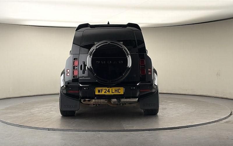 Used Land Rover Defender HSE Dynamic 300 HP (220 kW) 2024 Carpathian grey SUV