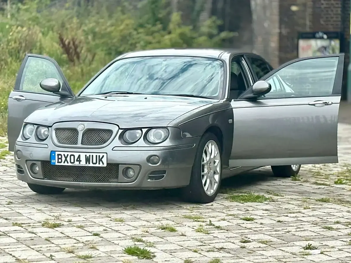 Used MG ZT 135 HP (99 kW) 2004 Grey Sedan