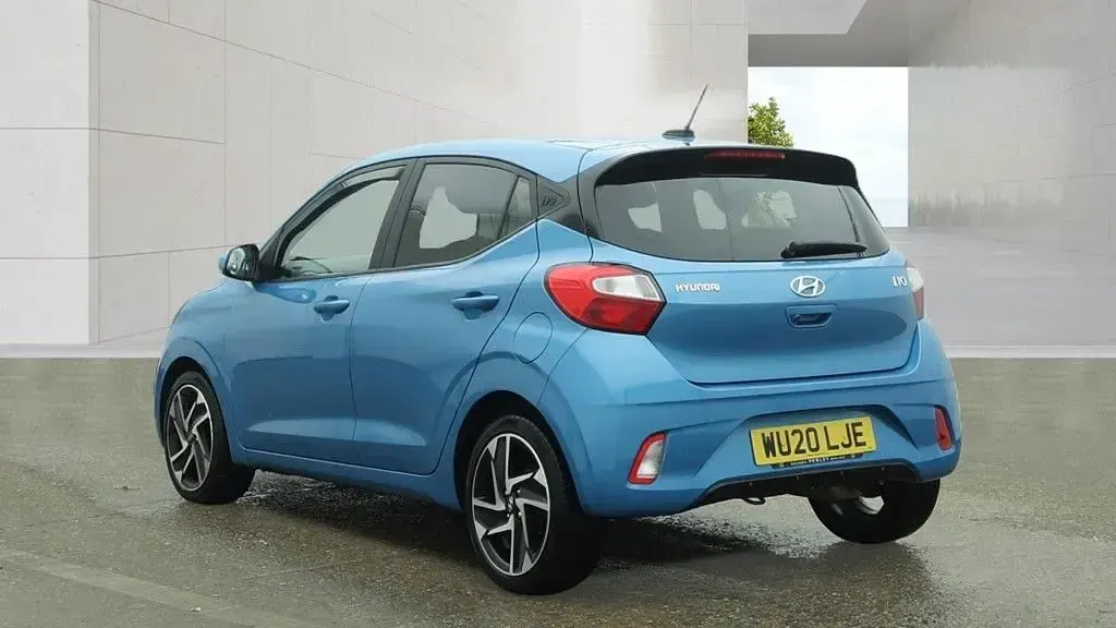 Used Hyundai i10 Premium 67 HP (49 kW) 2020 Blue Hatchback