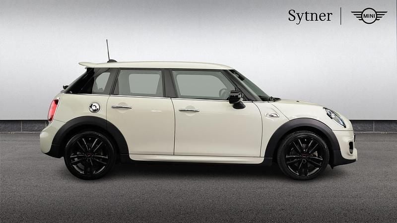Used Mini Cooper S Sport 189 HP (139 kW) 2019 White Hatchback