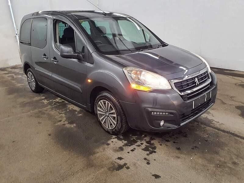 Used Peugeot Partner Tepee Active 75 HP (55 kW) 2017 Grey MPV