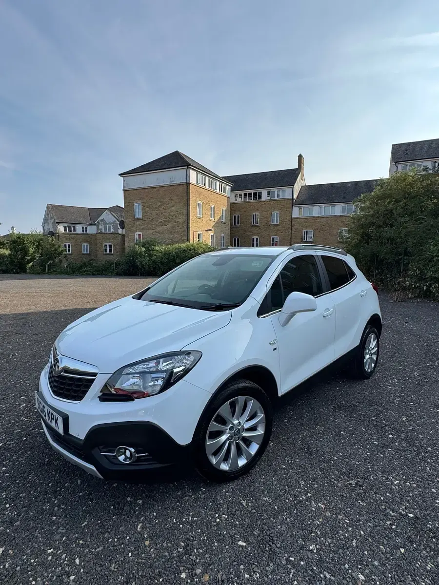 Used Vauxhall Mokka 115 HP (84 kW) 2016 White SUV