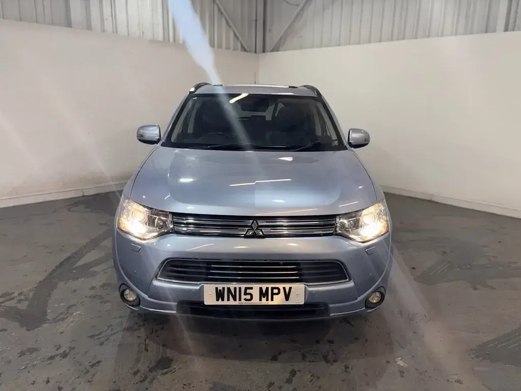 Used Mitsubishi Outlander P-HEV 200 HP (147 kW) 2015 Blue SUV