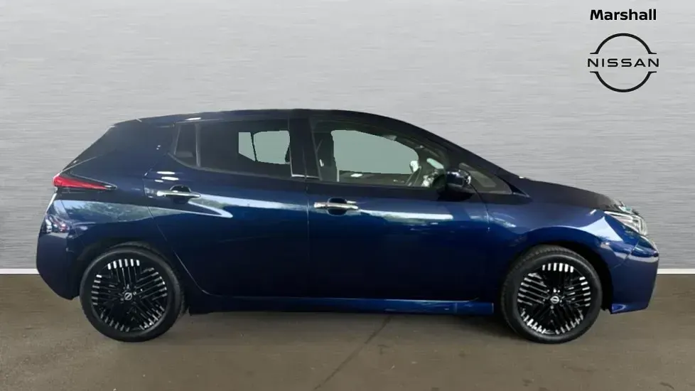 Used Nissan Leaf Tekna 110 kW (150 HP) 2023 Blue Hatchback