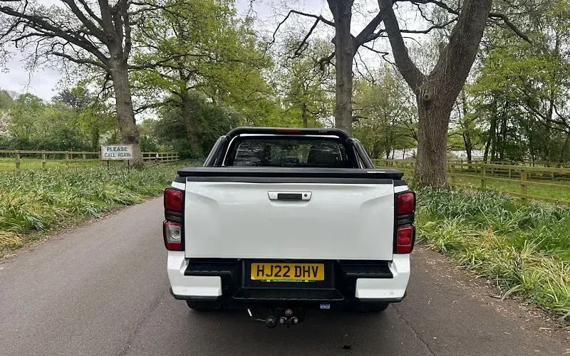 Used Isuzu D-Max 165 HP (121 kW) 2024 Cabriolet