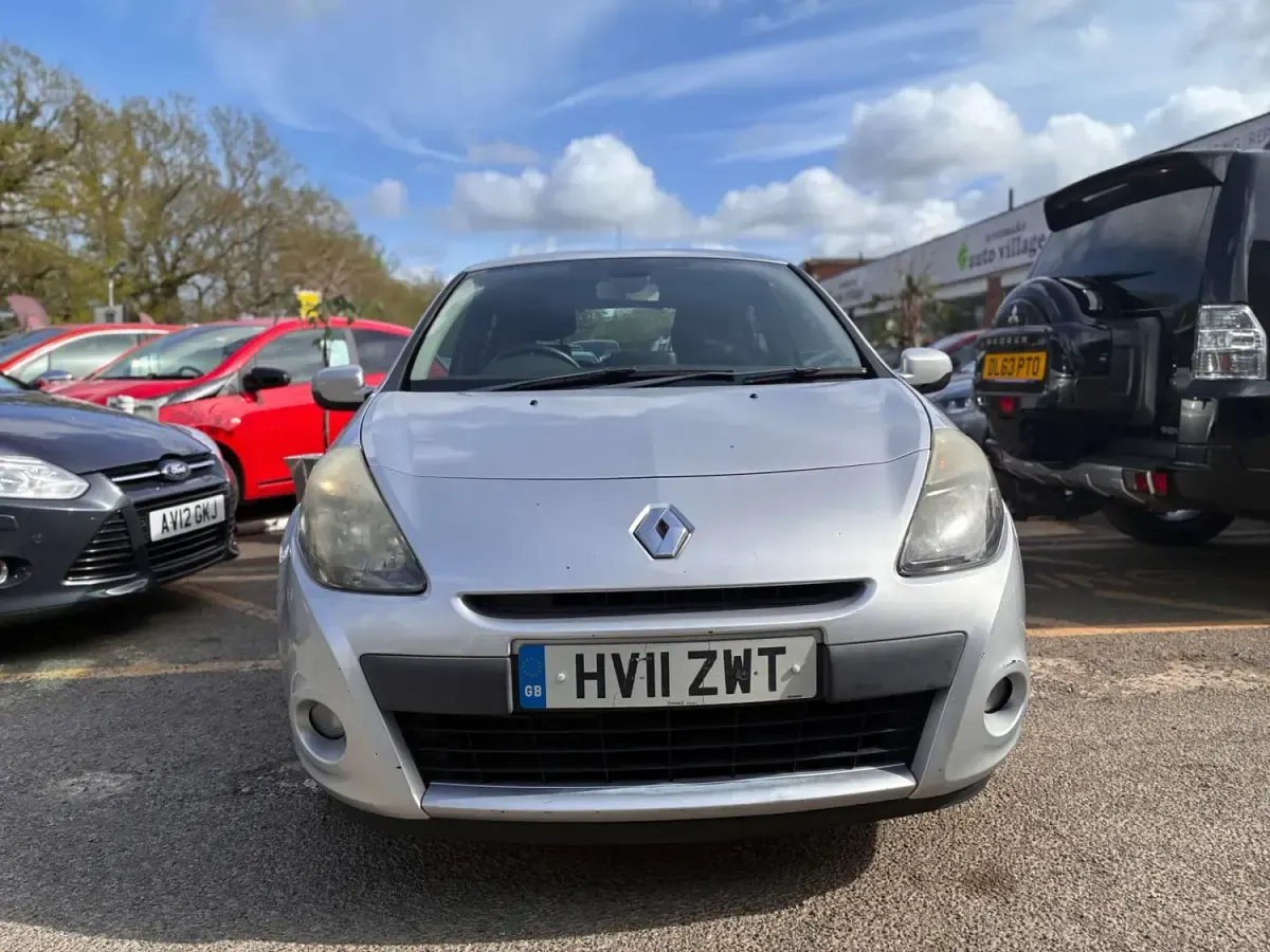 Usado Renault Clio II Dynamique 2011 Prateado Citadino