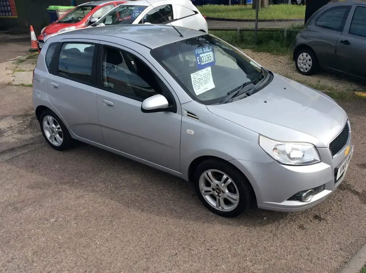 Used Chevrolet Aveo LT 2010 Silver Hatchback