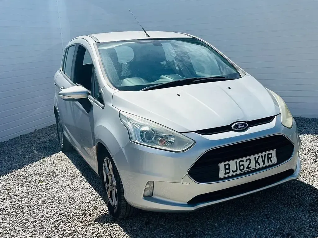 Used Ford B-MAX Zetec 90 HP (66 kW) 2012 Silver MPV