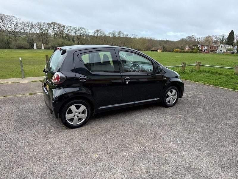 Used Toyota Aygo 68 HP (50 kW) 2012 Black Hatchback
