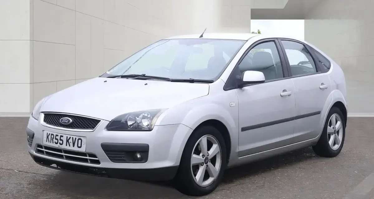 Used Ford Focus Zetec 100 HP (73 kW) 2006 Silver Hatchback
