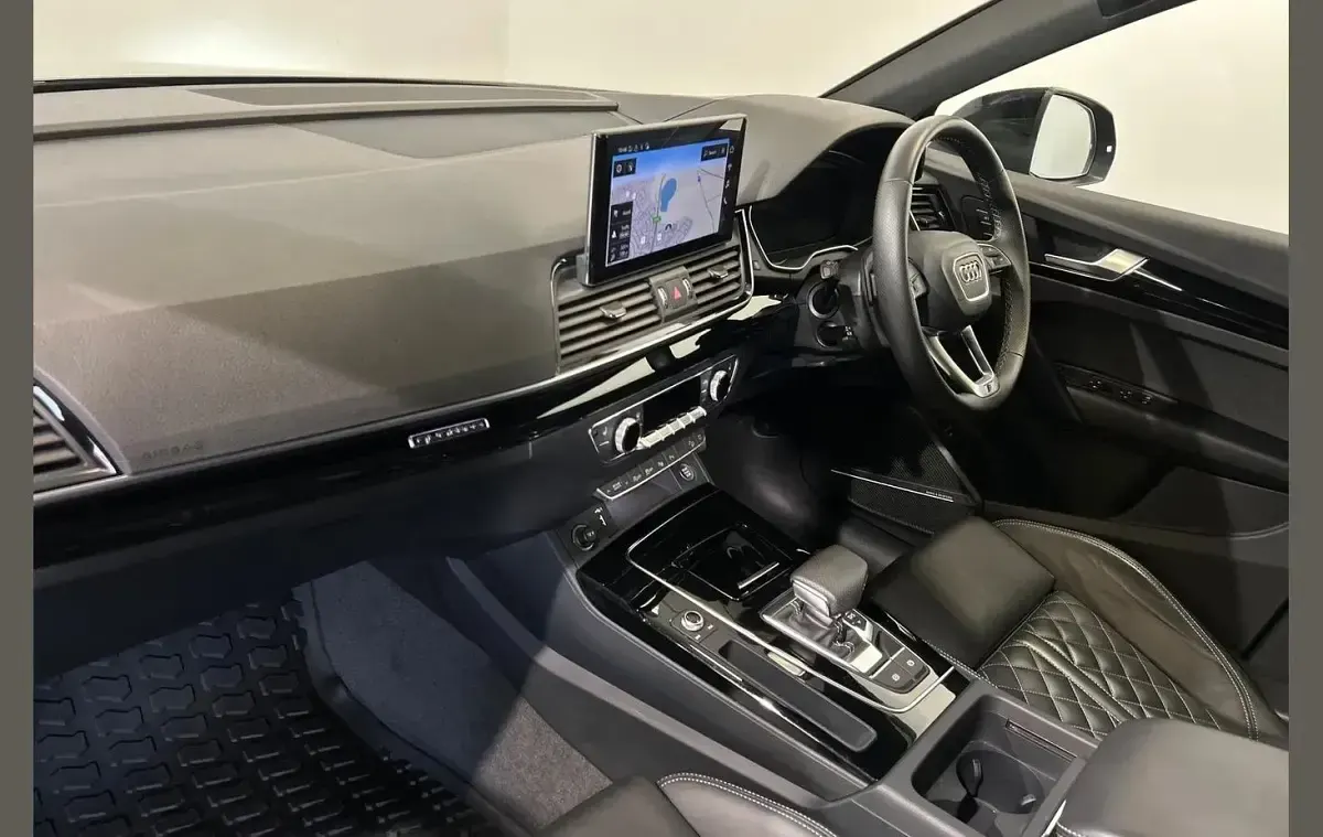 Used Audi Q5 Black Edition 200 HP (147 kW) 2023 Grey SUV
