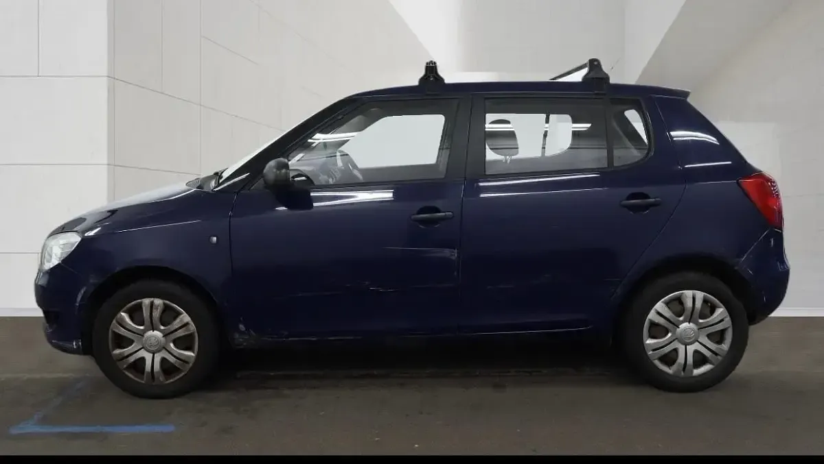 Usado Skoda Fabia 60 CV (44 kW) 2014 Azul Utilitario