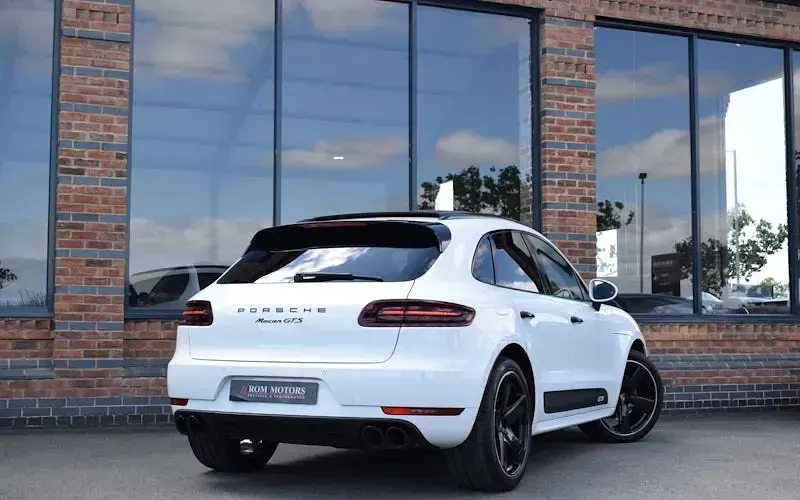 Used Porsche Macan 360 HP (264 kW) 2017 White SUV