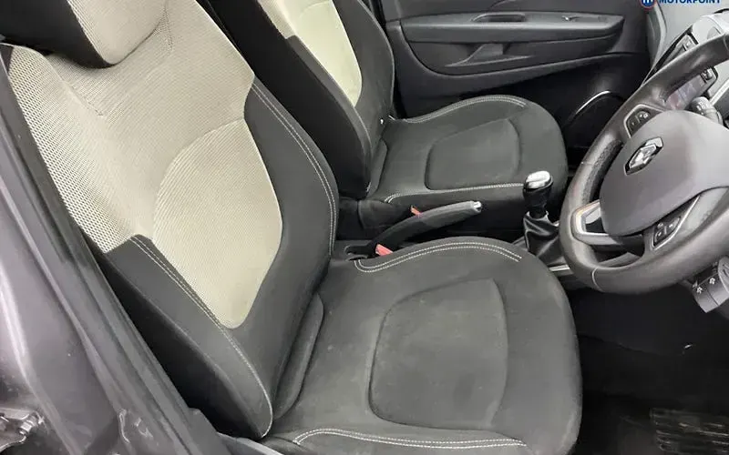 Used Renault Captur Iconic 90 HP (66 kW) 2018 Grey/black SUV