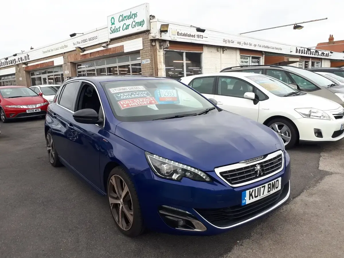 Używany Peugeot 308 GT-line 120 KM (88 kW) 2017 Niebieski Hatchback