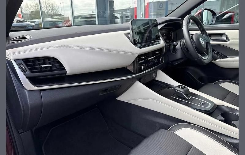 Used Nissan Qashqai Tekna 155 HP (114 kW) 2022 Red SUV