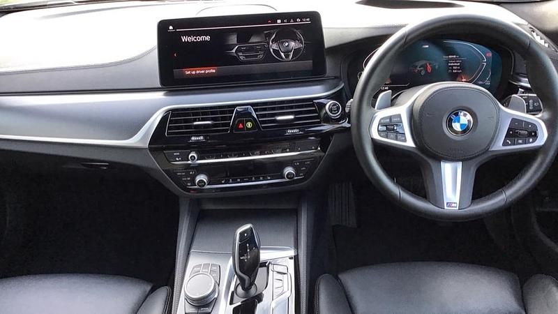 Used BMW 520 M Sport 187 HP (137 kW) 2022 Blue Estate