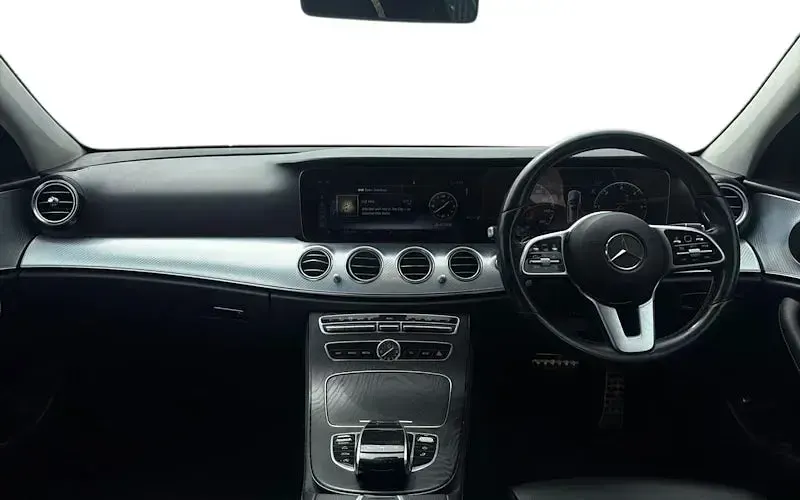 Used Mercedes E220 SE 194 HP (142 kW) 2019 Black Estate