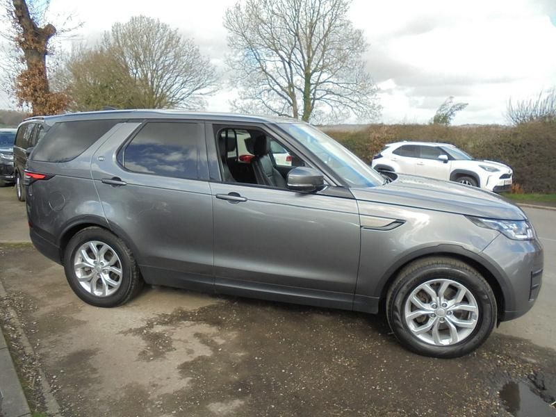Used Land Rover Discovery 5 SE 2018 Grey SUV