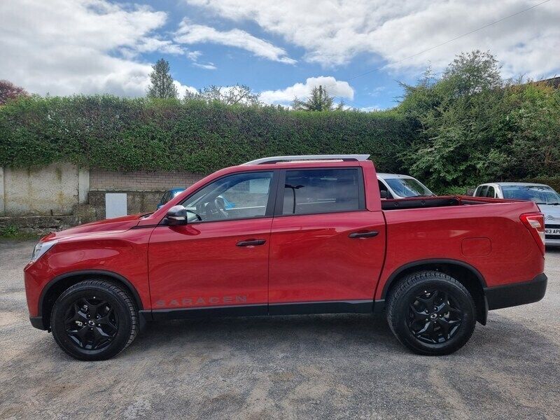 New KGM Musso 202 HP (148 kW) 2025 Red Pickup
