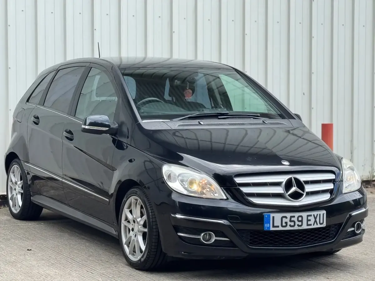 Used Mercedes B180 2009 Black MPV