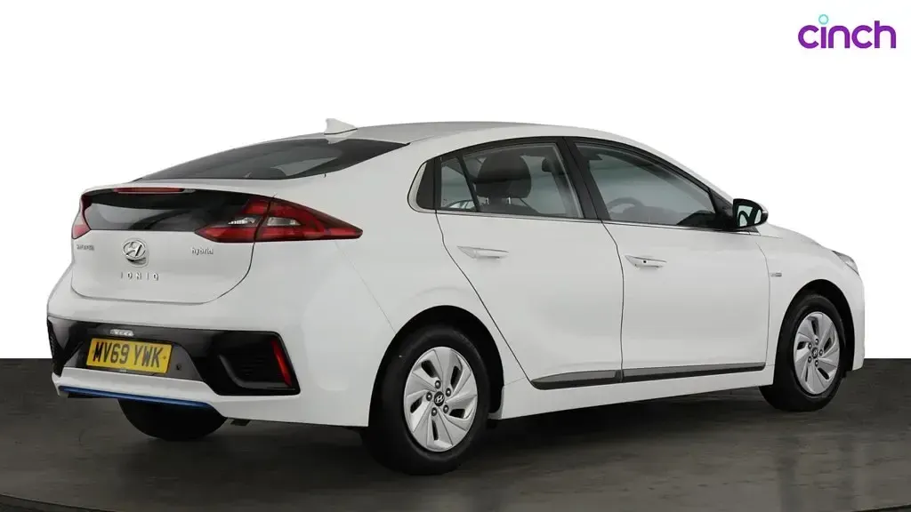 Used Hyundai Ioniq Premium SE 141 HP (103 kW) 2019 White Hatchback