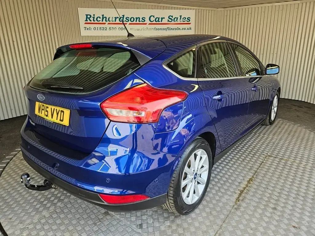 Używany Ford Focus Titanium 120 KM (88 kW) 2015 Niebieski Hatchback