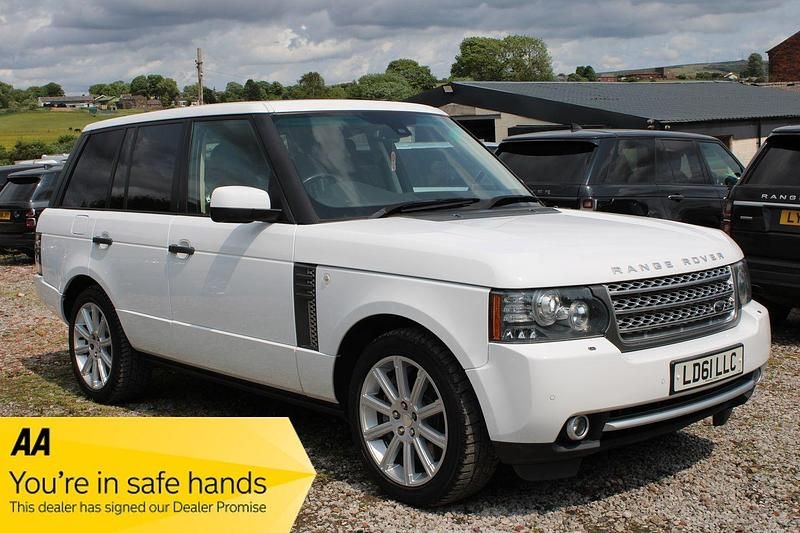 White Used 2011 Land Rover Range Rover Vogue SE SUV | £28,950 - Image 1/4