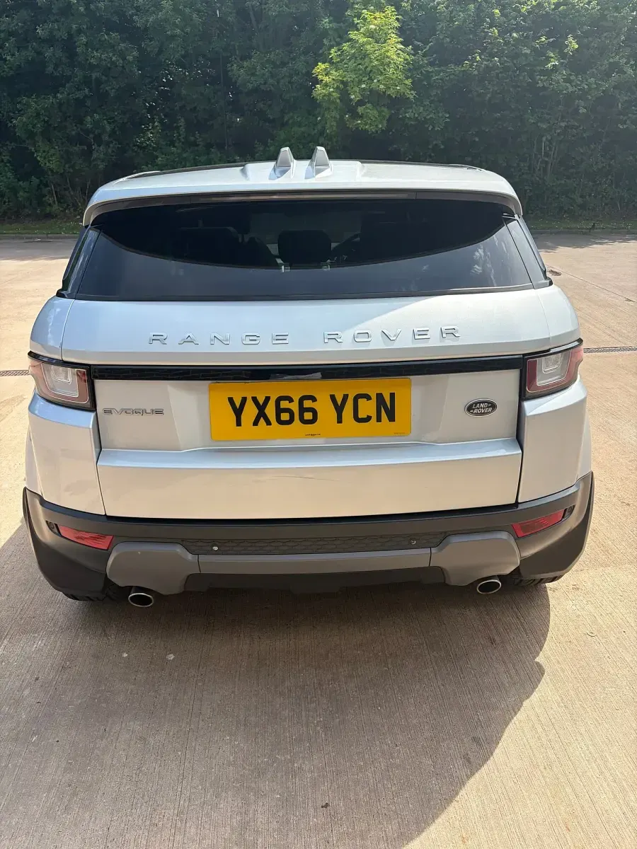 Used Land Rover Range Rover evoque SE 180 HP (132 kW) 2016 Silver Estate